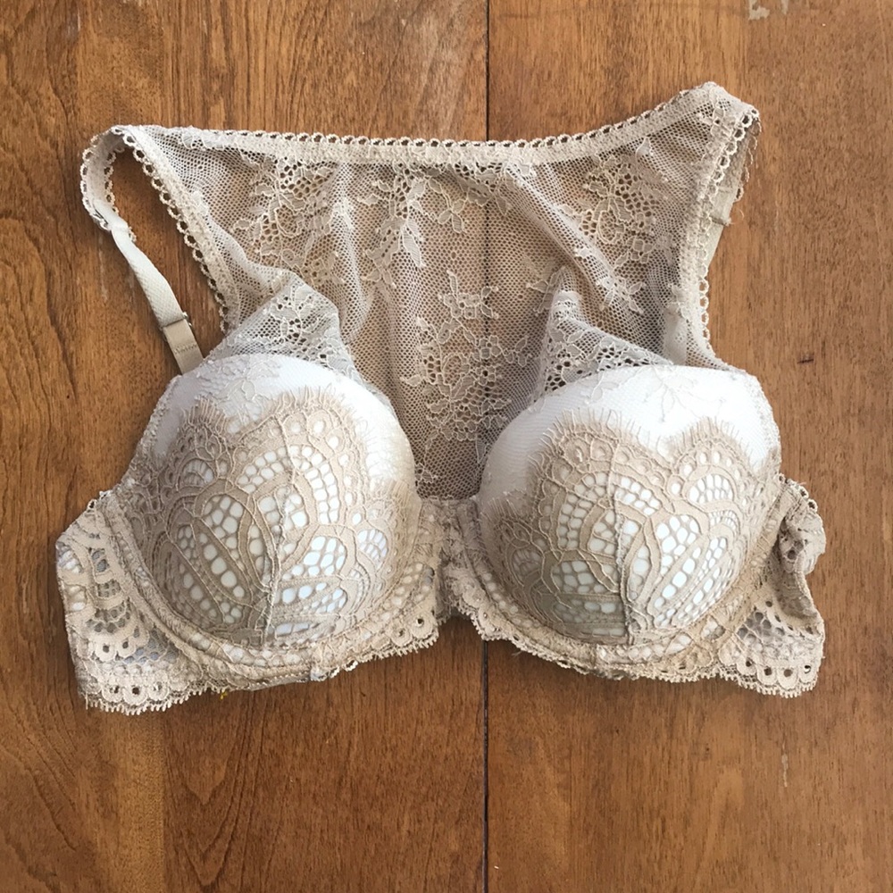 NEW Victoria’s Secret High Neck Demi Bra Ivory 32C